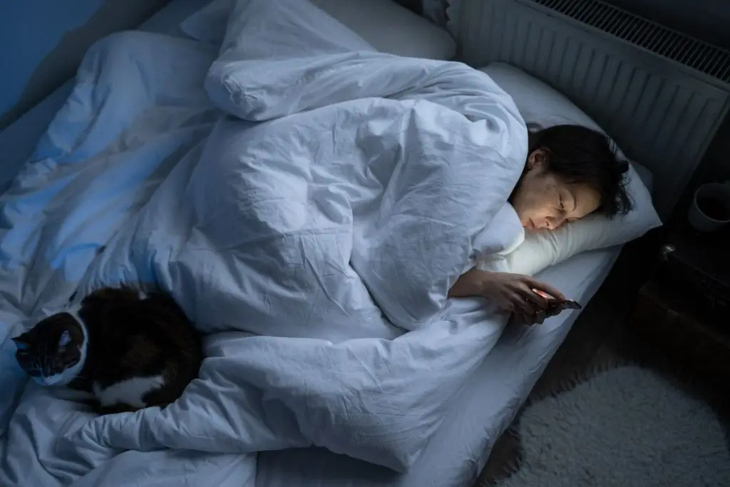 How Screen Time Before Bed Impacts Your Sleep and Simple Ways to Fix It